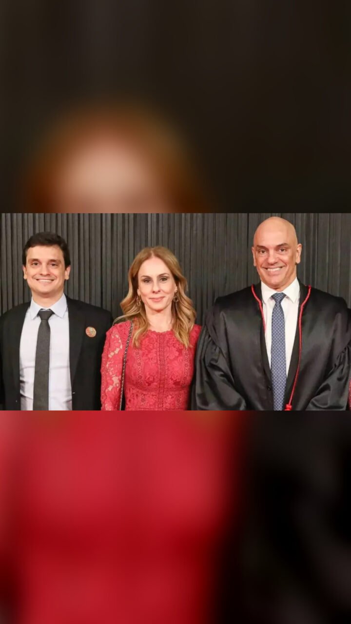 Moraes, filho e nora em evento formal