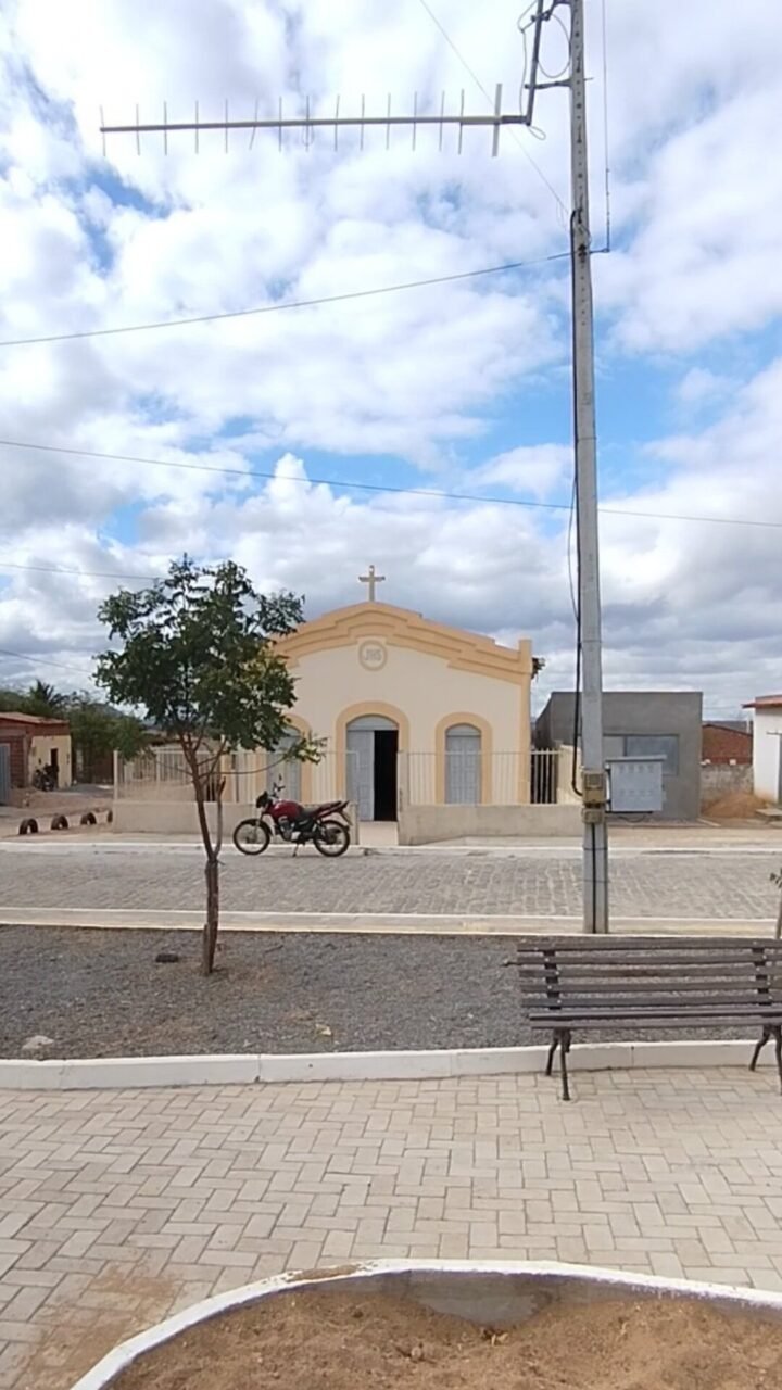 Praça e igreja de Santana