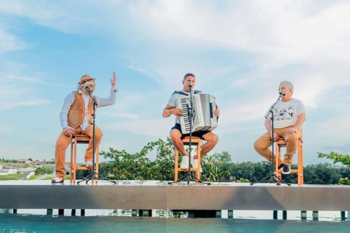Targino Gondim, Flávio José e Santanna, O Cantador, no projeto Três Nordestinos
