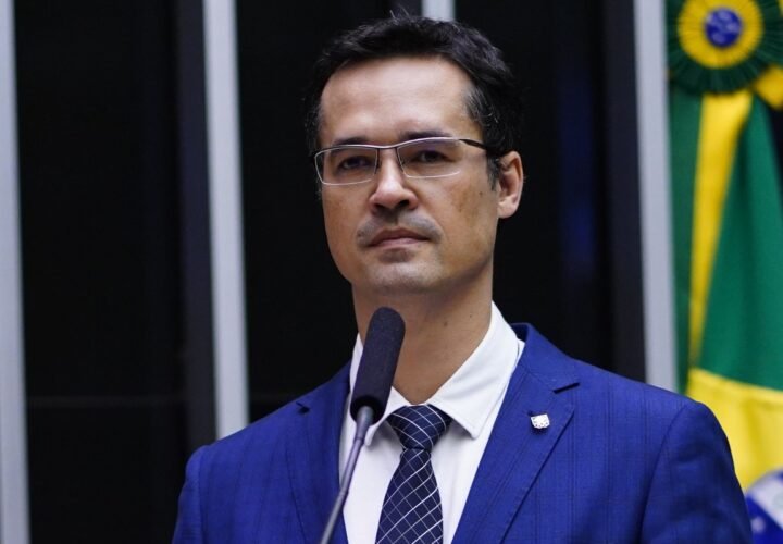 Deltan Dallagnol discursa na tribuna da Câmara dos Deputados