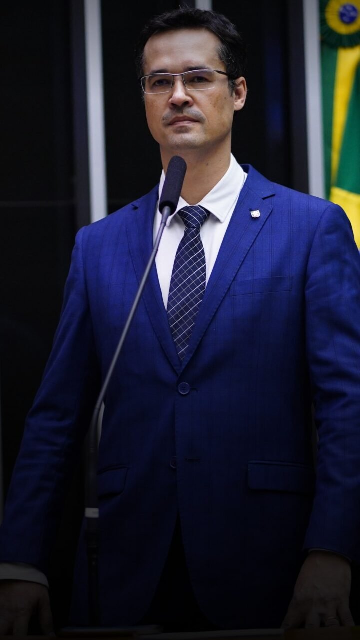 Deltan Dallagnol discursa na tribuna da Câmara dos Deputados
