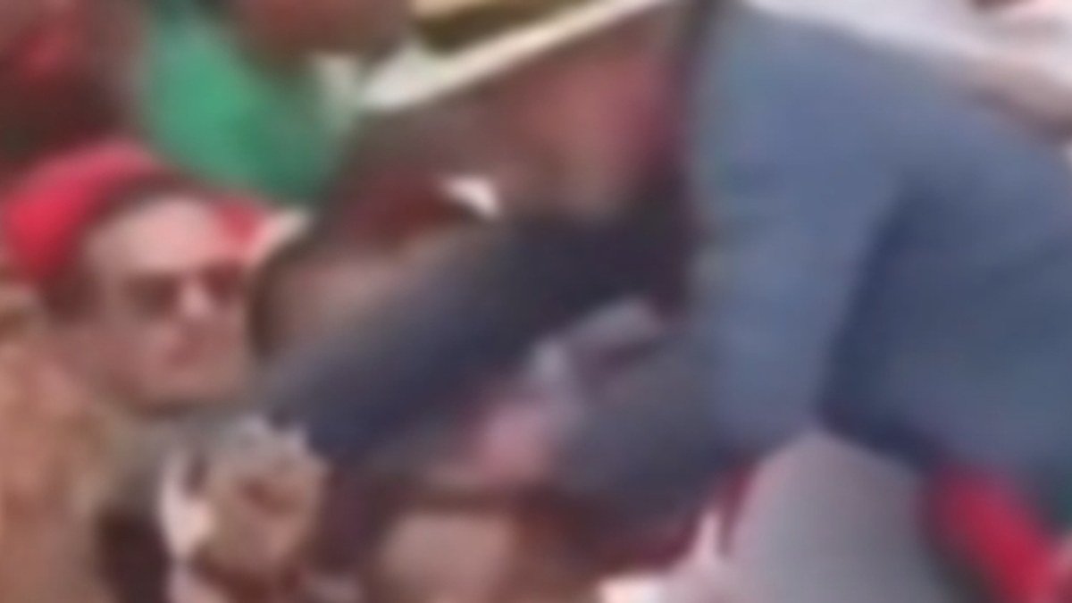 Momento de tumulto durante comício de Lula na divisa entre Juazeiro e Petrolina, em frame de vídeo